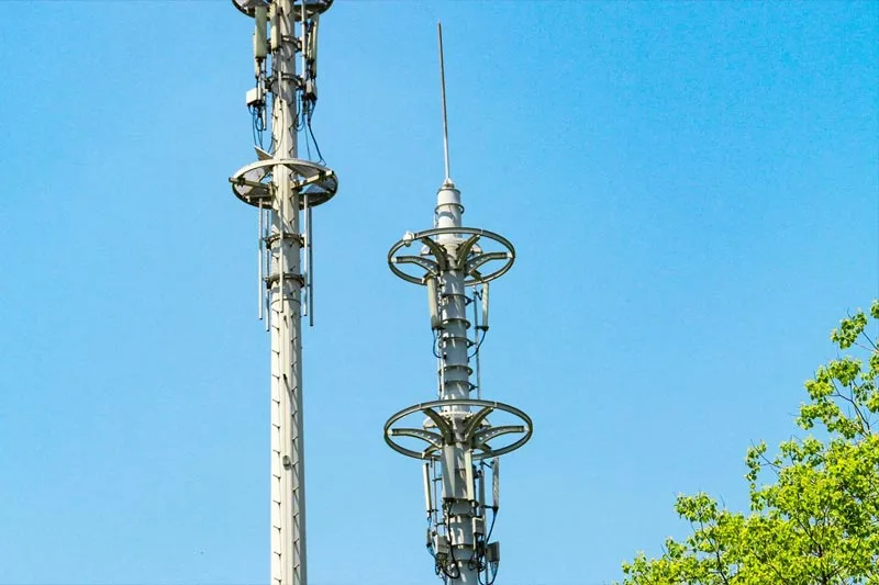 दूरसंचार आणि बेस स्टेशन